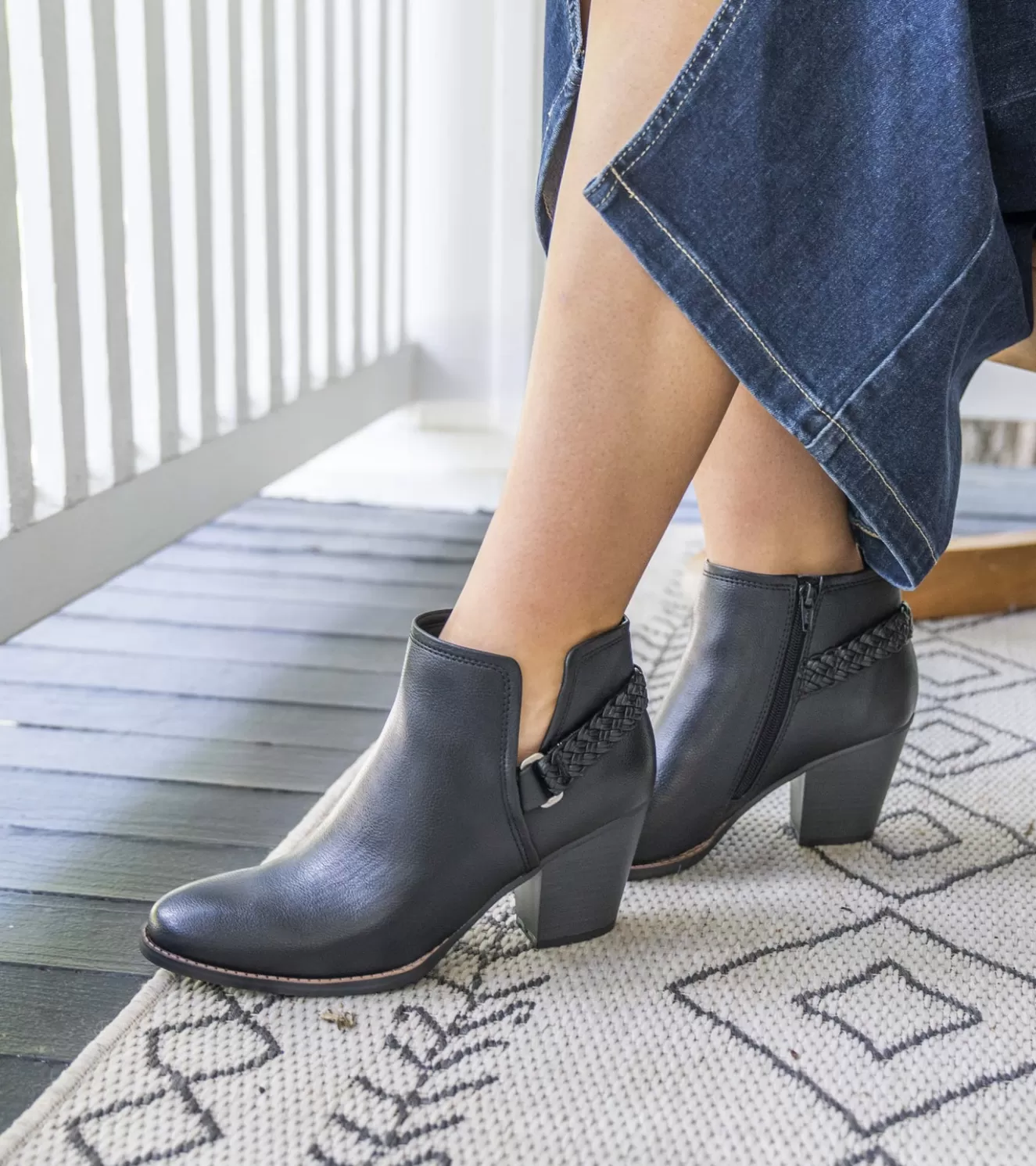 charlotte_block_heel_bootie_8.webp Charlotte Block Heel Bootie^Baretraps Outlet