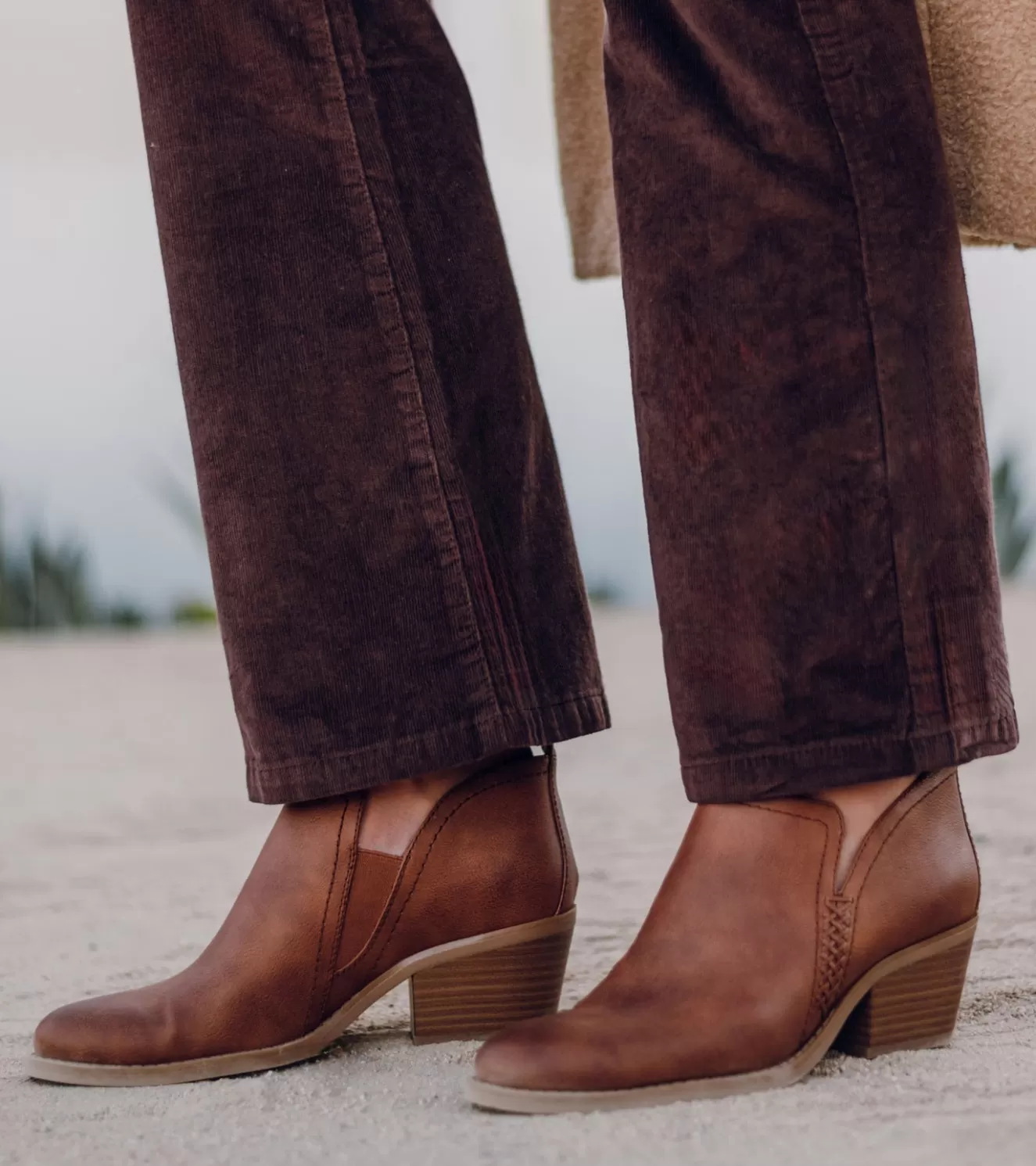 lidian_ankle_bootie_9.webp Lidian Ankle Bootie^Baretraps Hot