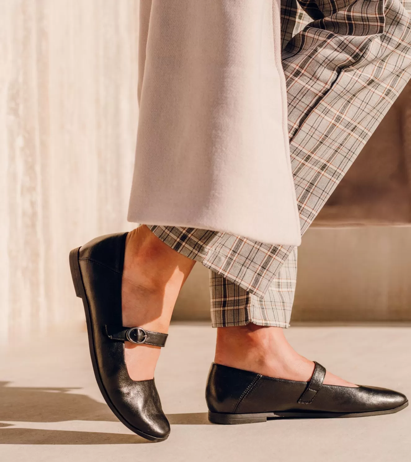 teagan_mary_jane_flat_9-1.webp Teagan Mary Jane Flat^Baretraps Fashion