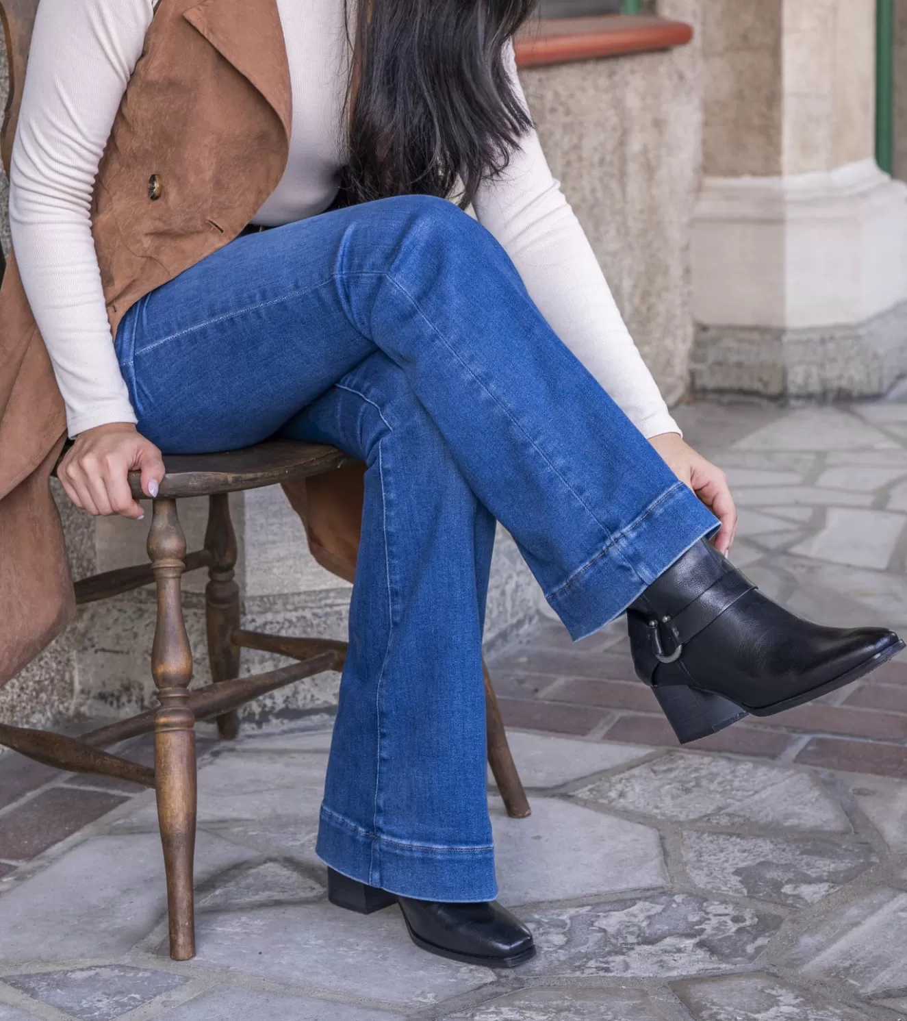 tiana_block_heel_bootie_8-1.webp Tiana Block Heel Bootie^Baretraps Online